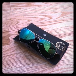 Ray-Ban green middle aviator sunglasses